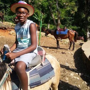 Meet your Posher, Gomeze